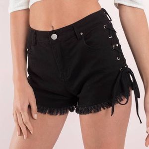 Tobi ‘Drea Black Denim Shorts’